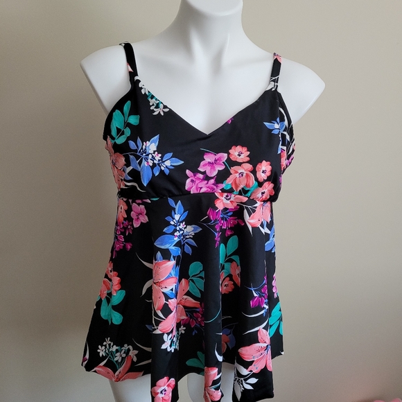 None Other - Swimsuit Tankini Top Adjustable Straps Size 16 Black Floral